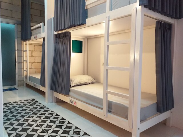 ホーム アディクツ ホステル