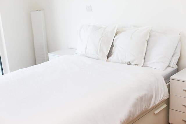 明るいベッドルーム 2 室、アパートメンツ、キーズ