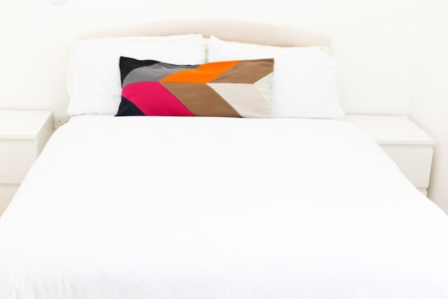 明るいベッドルーム 2 室、アパートメンツ、キーズ