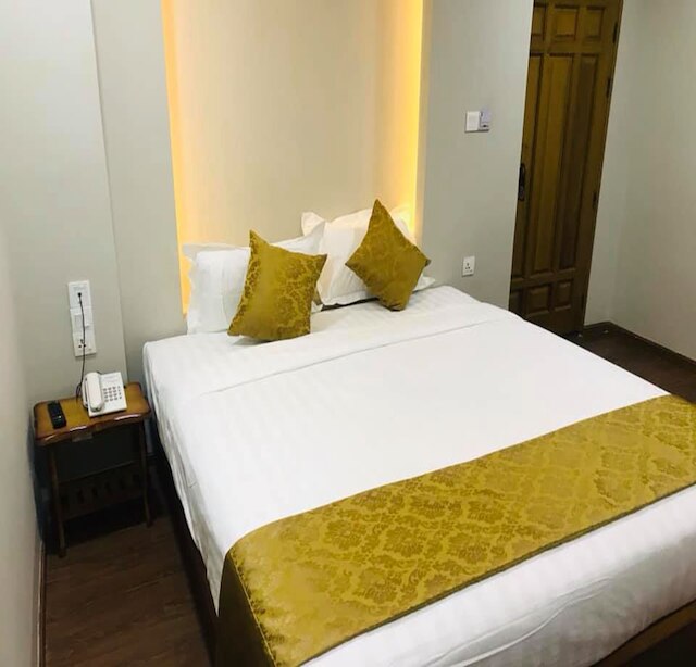 サット サン ホテル