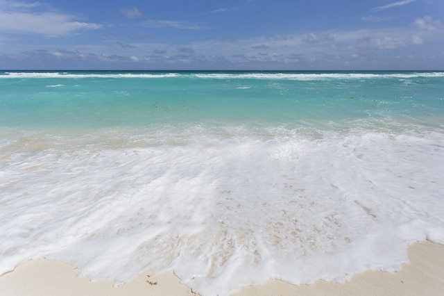 トゥナ カサ エン ソナ ホテレナ ア ウナ クアドラ デ ラ プラヤ