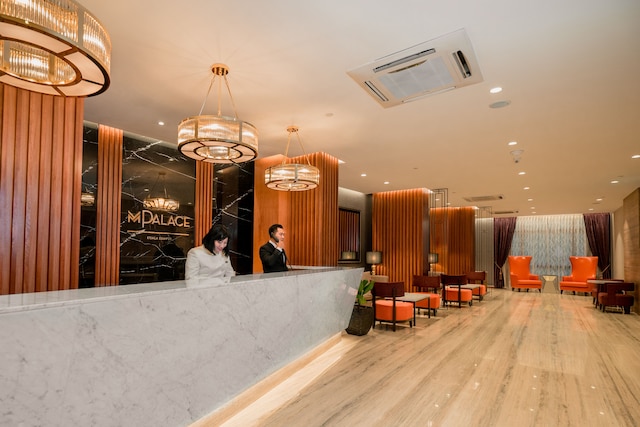 M パレス ホテル