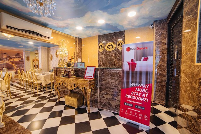 レッドドアーズ プラス アット アギレー アベニュー BF ホームズ