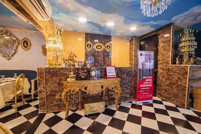 レッドドアーズ プラス アット アギレー アベニュー BF ホームズ