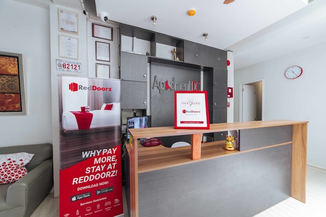 レッドドアーズ ニア G モール バハダ ダバオ