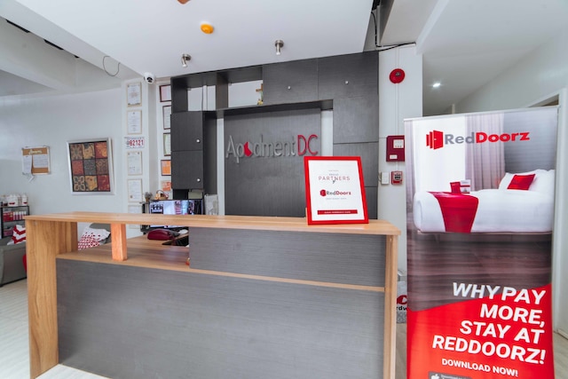 レッドドアーズ ニア G モール バハダ ダバオ