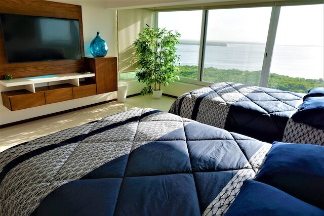 ブリサスにあるビーチフロントペントハウス・バイ・ザ スポット