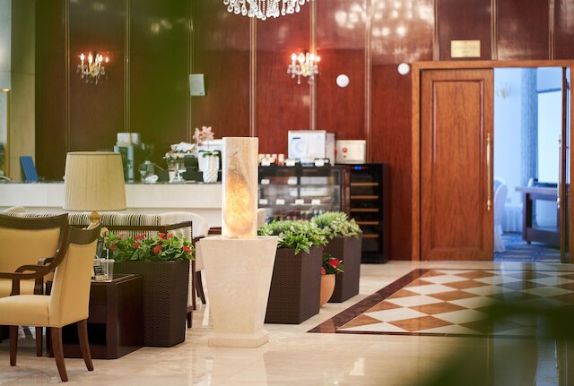 ゴールドン ホテル & スイート