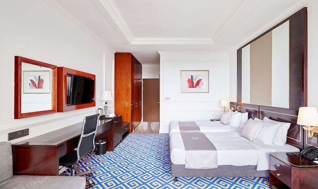 ゴールドン ホテル & スイート