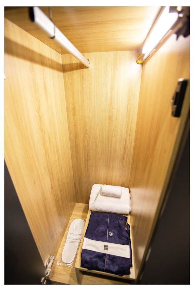 ハン ホアン カプセル ホテル - 大人限定