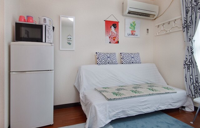 Young Minbak Osaka Guest House