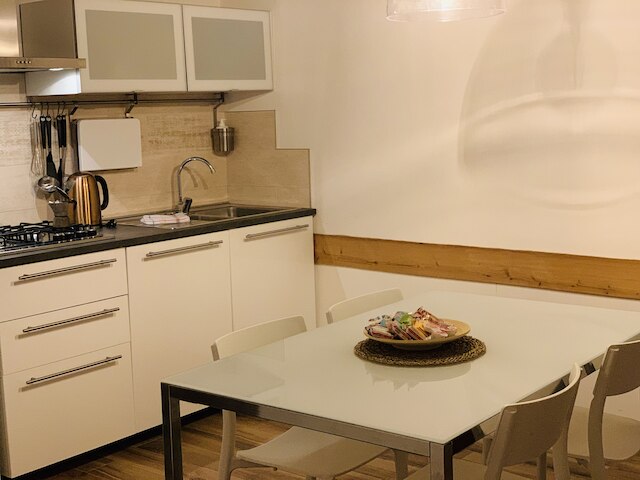 グリマルディ アパートメンツ - カーサ ディ エンマ