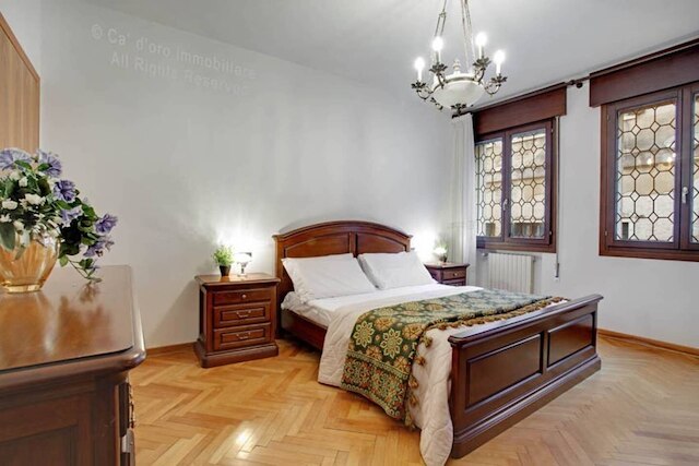 グリマルディ アパートメンツ - エレナ