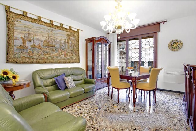 グリマルディ アパートメンツ - エレナ