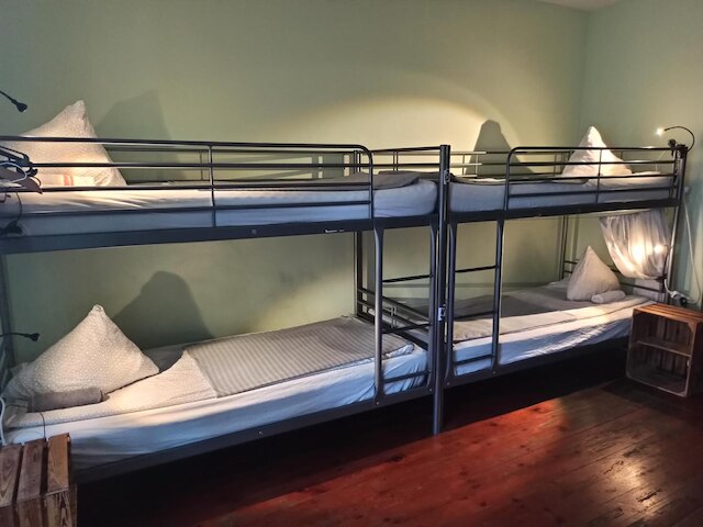 ウィラ レトロ ホステル