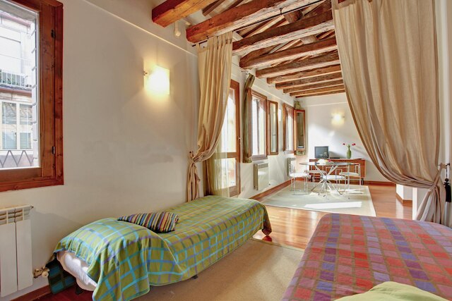 グリマルディ アパートメンツ - カ オルリナ