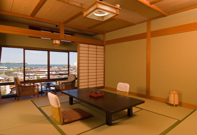 陽いずる紅の宿　勝浦観光ホテル