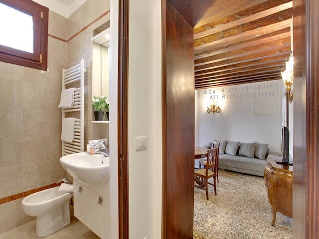 グリマルディ アパートメンツ - スカラ レアーレ