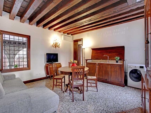 グリマルディ アパートメンツ - スカラ レアーレ