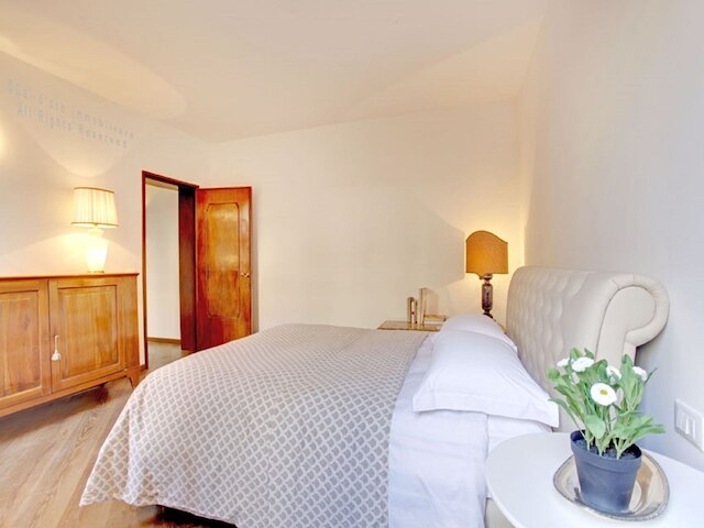 グリマルディ アパートメンツ - スカラ レアーレ