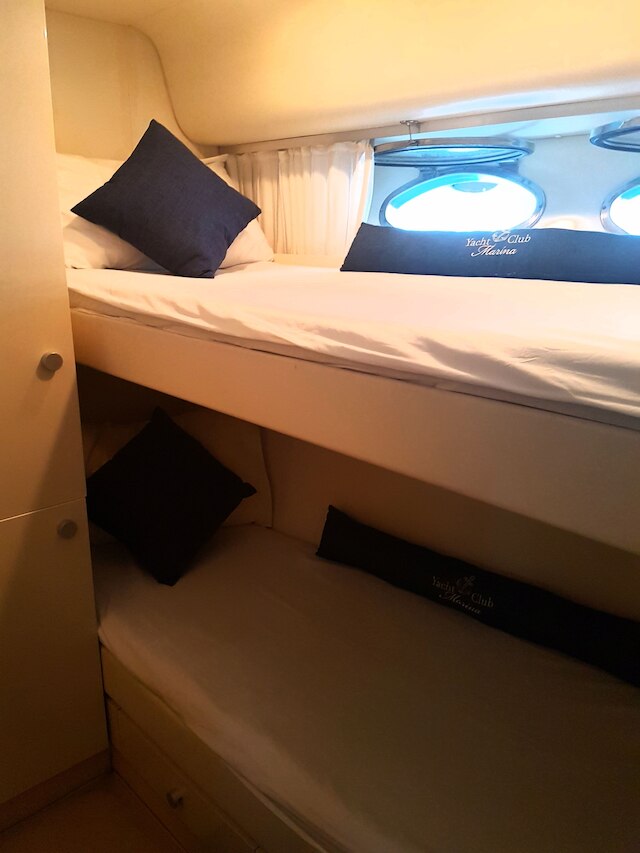 ディゼレ チャーミング ハウス ボート