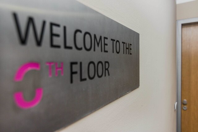 ラグジュアリー センター アパートメント バイ ミハャル & フレンズ