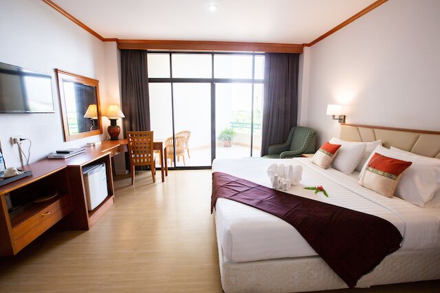 スリン マジェスティック ホテル