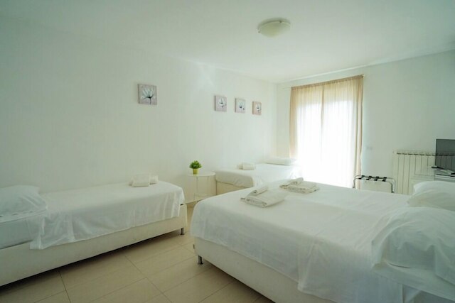 イサ フィウミチノ エアポート レジデンス