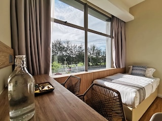 オイコス ポシュテル