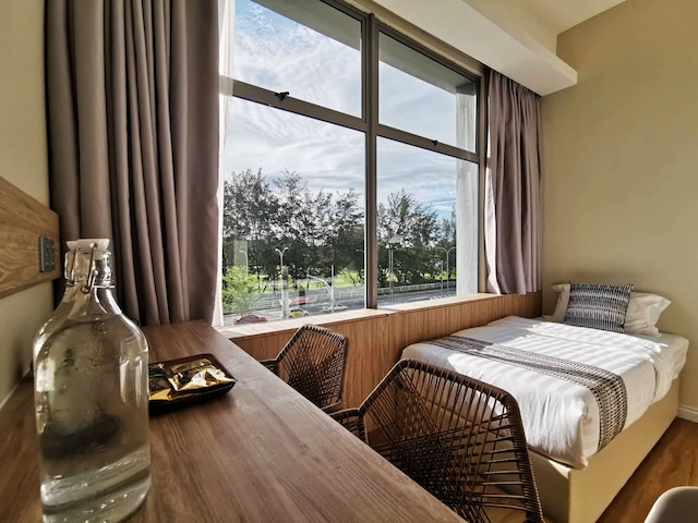 オイコス ポシュテル