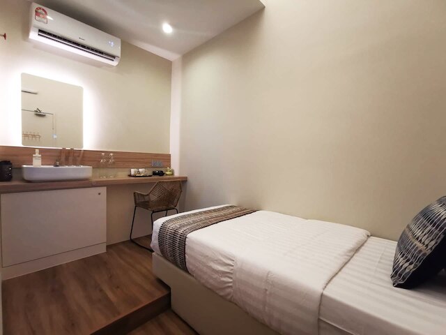 オイコス ポシュテル