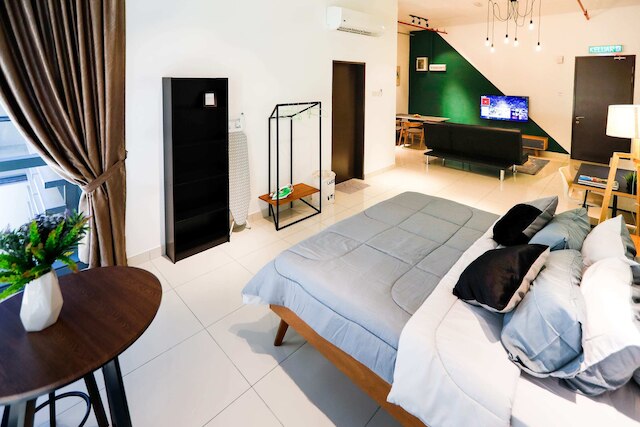 3 タワー バイ プラッシュ