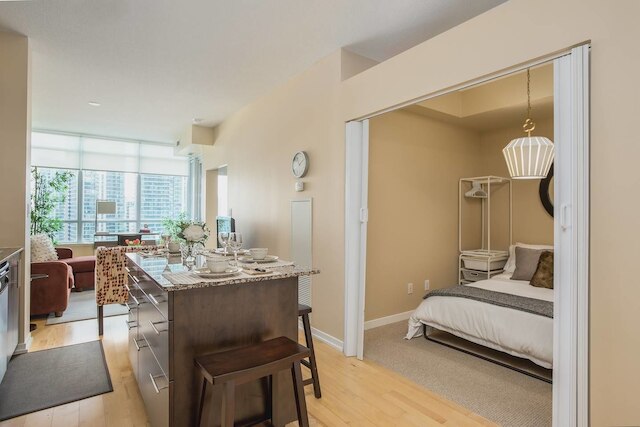 ダウンタウンの中心地にあるエグゼクティブ コンドミニアム