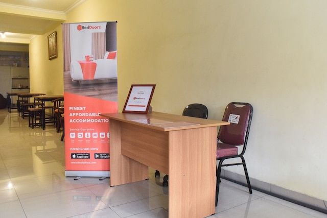 レッドドアーズ、スラバヤ タウン スクエア近く