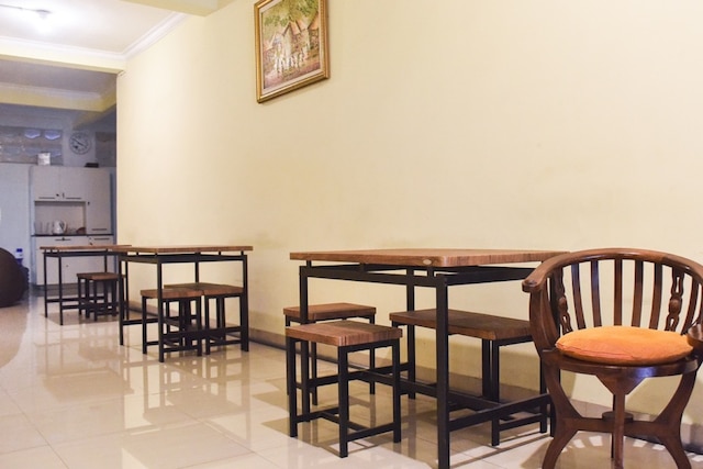 レッドドアーズ、スラバヤ タウン スクエア近く