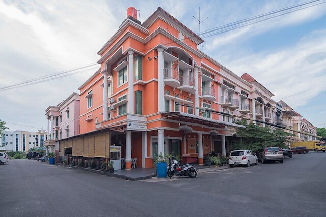 レッドドアーズ @ バタム センター 2