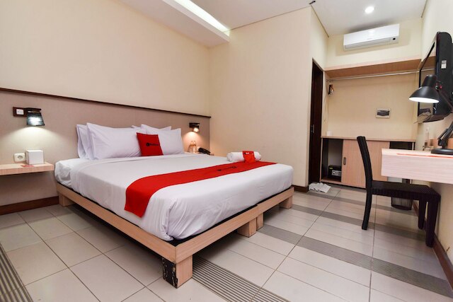 レッドドアーズ ニア レギャン ストリート