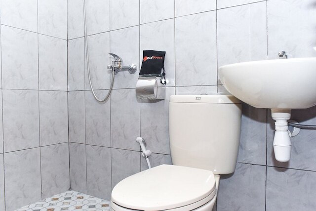 レッドドアーズ シャリア、バトュ ナイト スペクタキュラアー近く