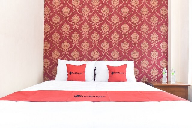 レッドドアーズ シャリア、バトュ ナイト スペクタキュラアー近く