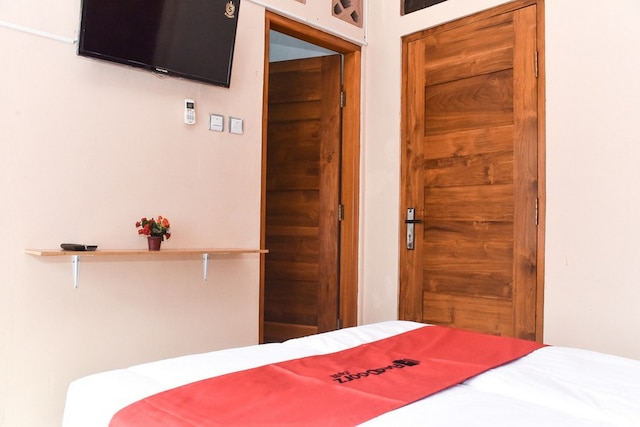 レッドドアーズ シャリア、バトュ ナイト スペクタキュラアー近く