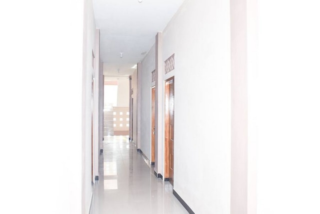 レッドドアーズ シャリア、バトュ ナイト スペクタキュラアー近く