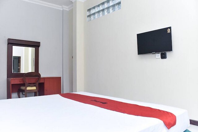 レッドドアーズ、カンパン ワルナ ワルニ近く