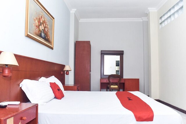 レッドドアーズ、カンパン ワルナ ワルニ近く