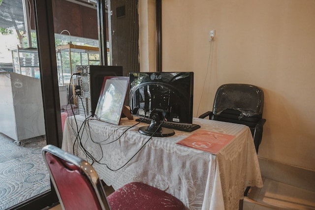 レッドドアーズ、リングロード シティ ウォークス メダン近く