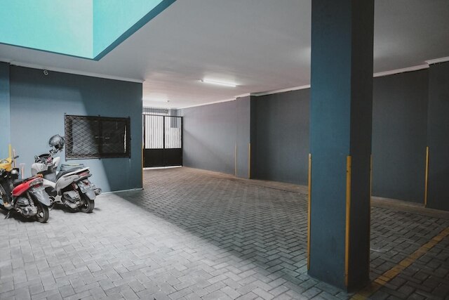 レッドドアーズ ニア RSUD コジャ