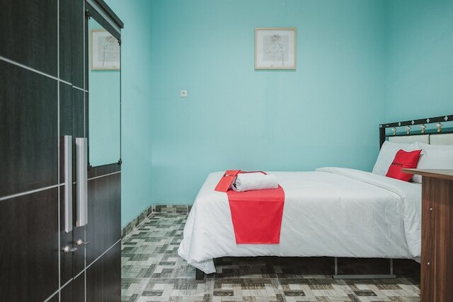 レッドドアーズ ニア RSUD コジャ