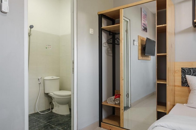 レッドドアーズ、プラザ アトリウム セネン近く