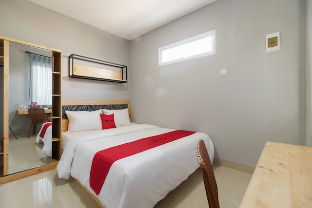 レッドドアーズ、プラザ アトリウム セネン近く