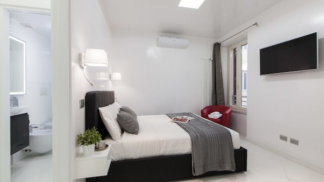 レンタル イン ローマ ピアッツァ ヴェネツィア ビュー ラグジュアリー アパートメント