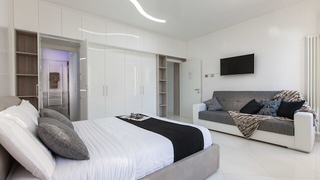 レンタル イン ローマ ピアッツァ ベネツィア ラグジュアリー アパートメント B